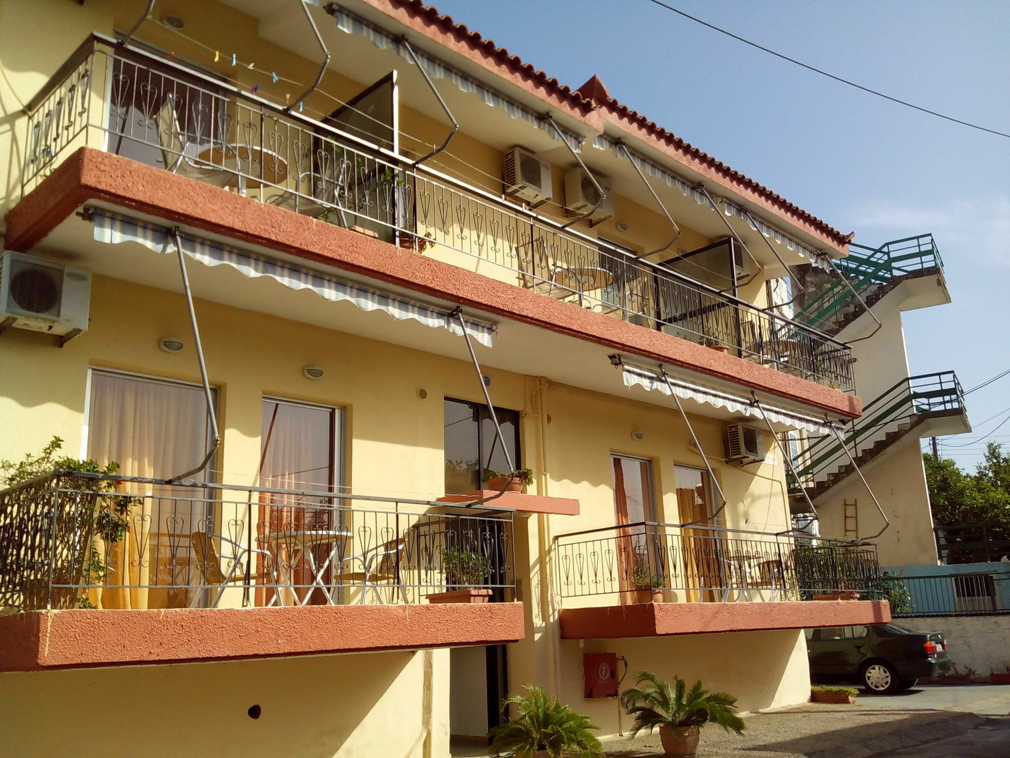 Katerina Apartments Kalamata Exterior photo